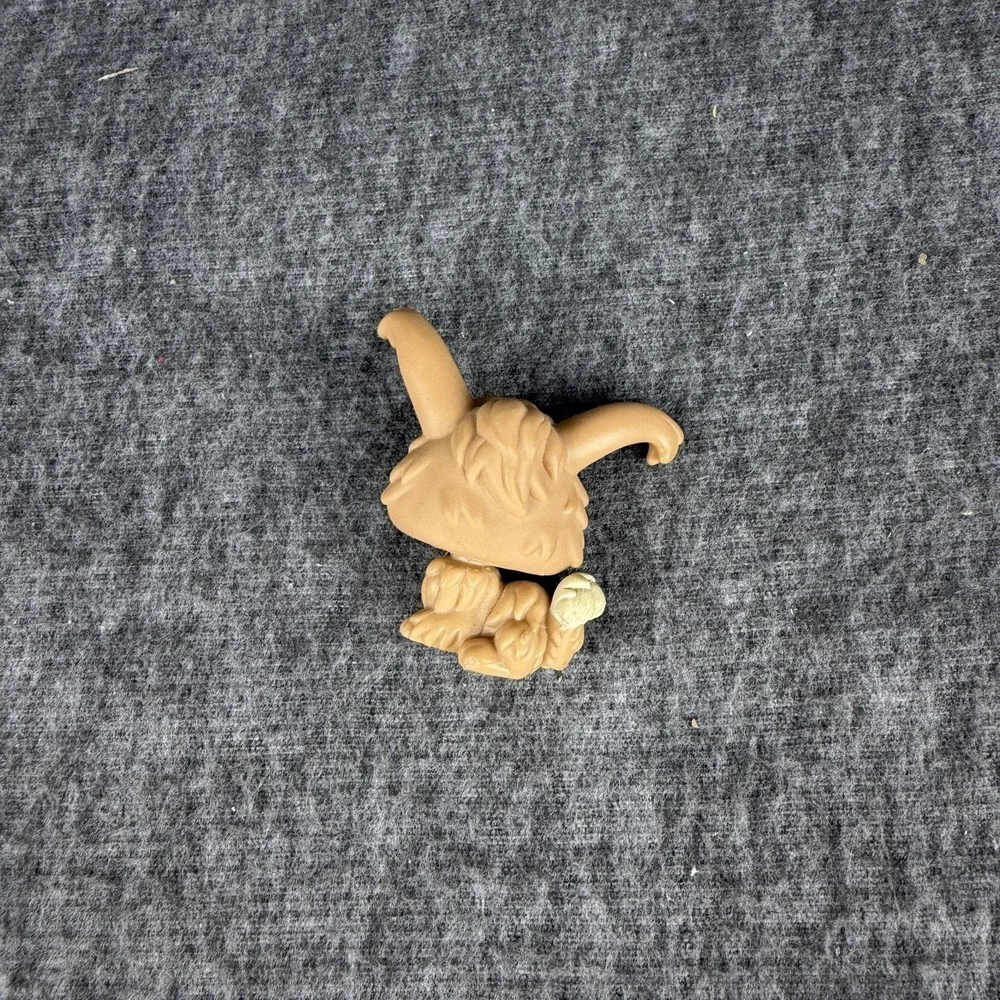Hasbro Littlest Pet Shop  Angora Rabbit flower Figure 2007 LPS Toy #631